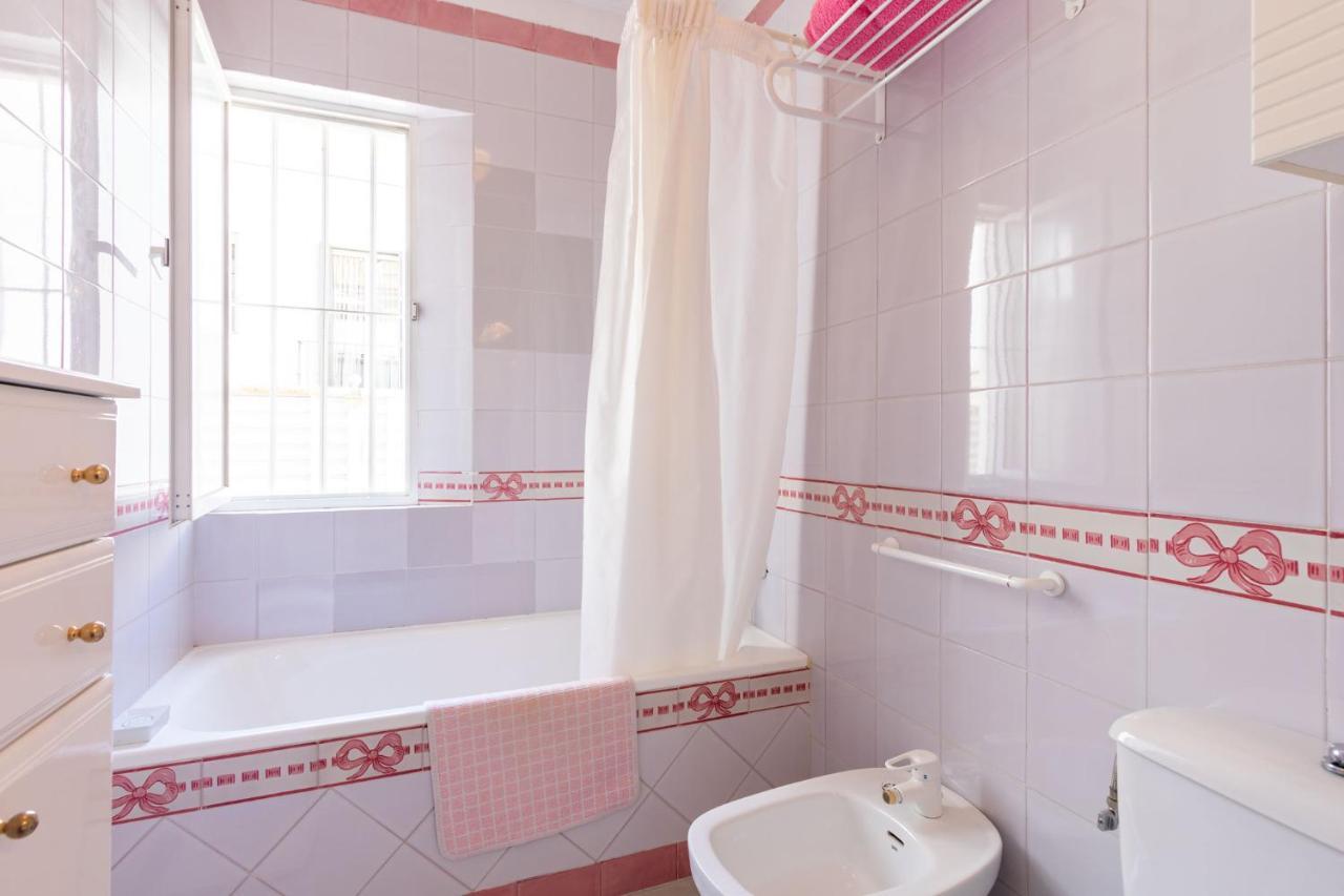 Santa Cruz Apartment, 2 pax, quiet&stil Sevilla Exterior foto